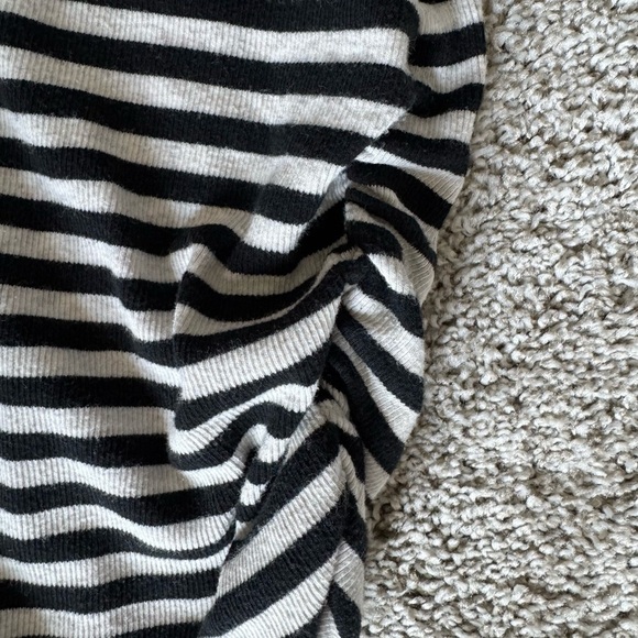 GAP Maternity Long Sleeve Henley Top Black & White Striped Size Medium M - Picture 4 of 6